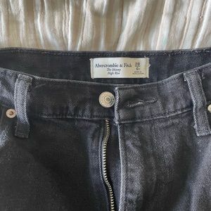 Abercrombie and Fitch, the skinny high-rise